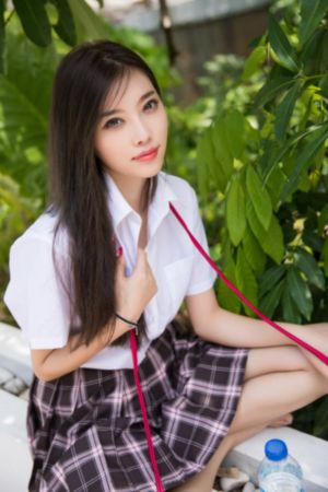 两个小婕子交换3_1080高清在线观看